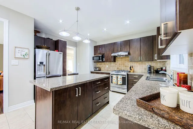 Additional image 30 of 30 Deanston Crt