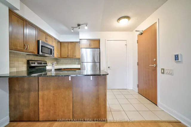 Additional image 9 of 2181 Yonge St Unit 1612