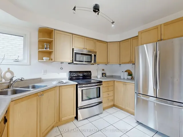 Additional image 13 of 8 Grackle Tr