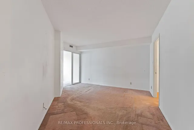 Additional image 18 of 717 Bay St Unit 602
