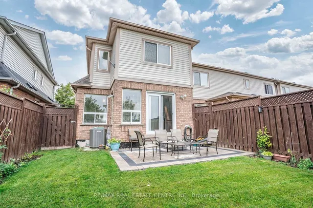 Primary image of 67 Quarry Edge Dr