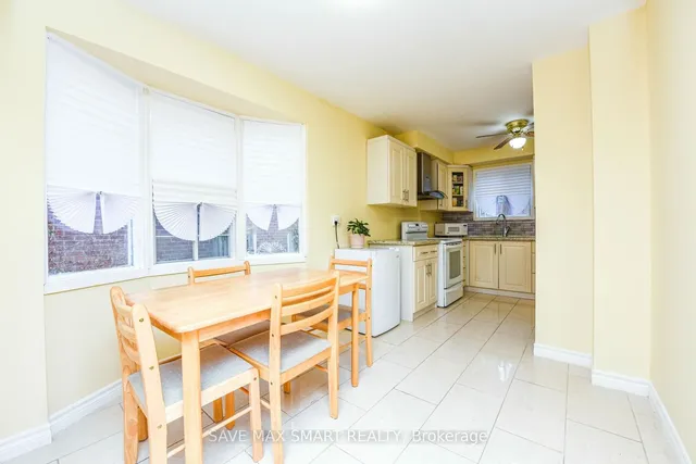 Additional image 5 of 10 Keewatin Gate