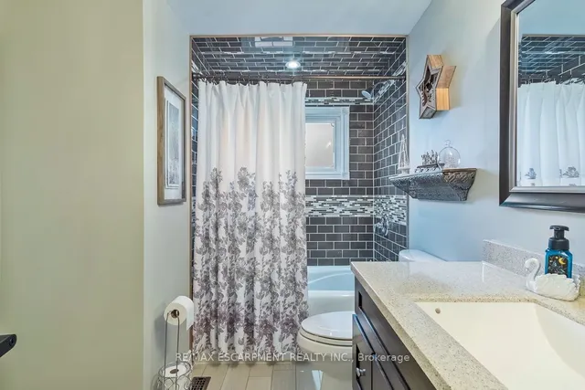 Additional image 25 of 24 WILLIS Dr