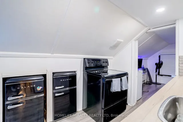 Additional image 34 of 8 Mill St