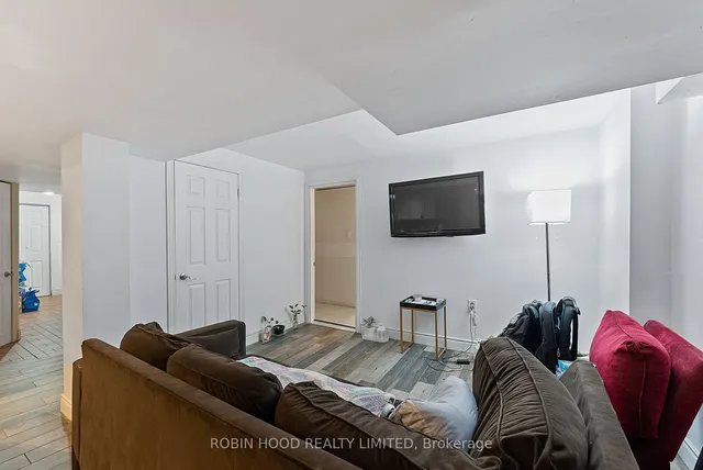 Additional image 39 of 22 Strangway Crt