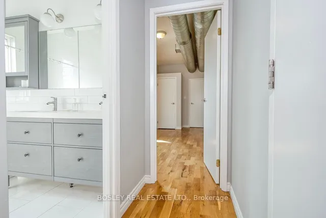 Additional image 8 of 2909 Dundas St