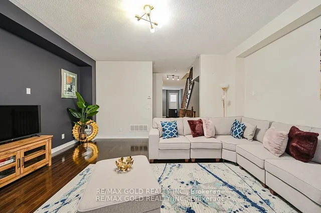 Additional image 12 of 31 Bergamont Rd