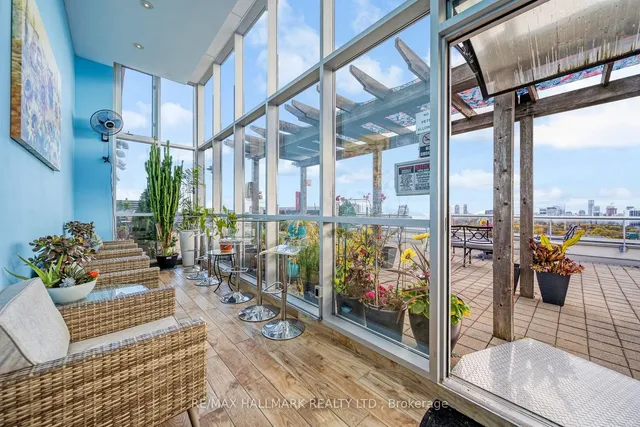 Additional image 26 of 225 Wellesley St Unit 1002