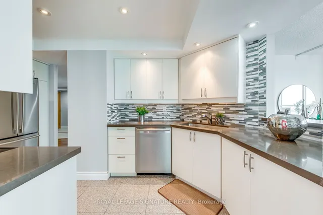 Additional image 9 of 77 Harbour Sq Unit 2207