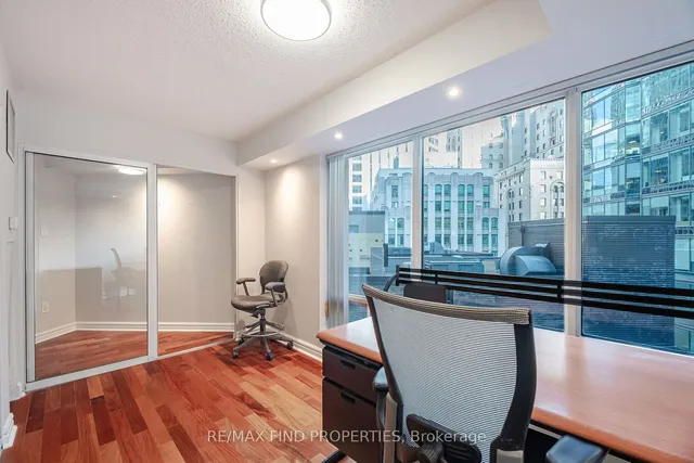 Additional image 25 of 33 University Ave Unit 1501