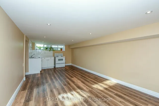 Additional image 18 of 23 Benton St