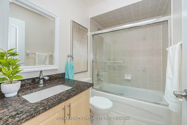 Additional image 28 of 36 Dunvegan Cres