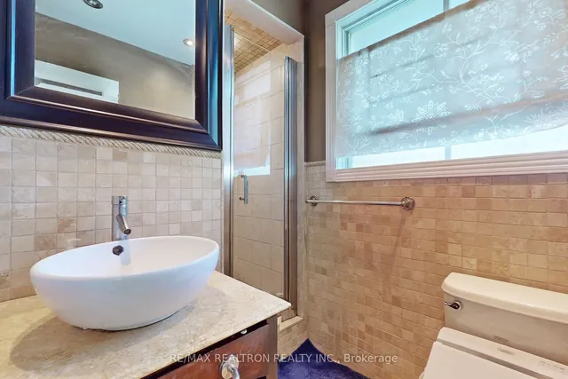 Additional image 27 of 237 Old Yonge St