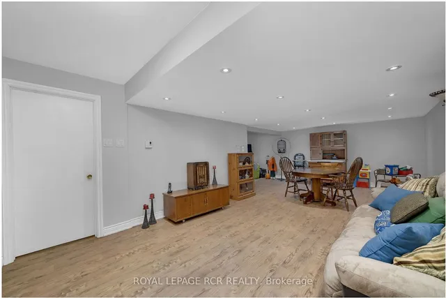 Additional image 30 of 36 Cavendish Cres