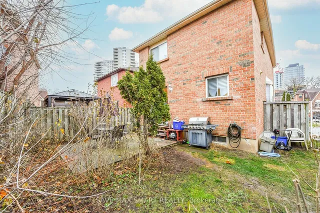 Additional image 30 of 10 Keewatin Gate