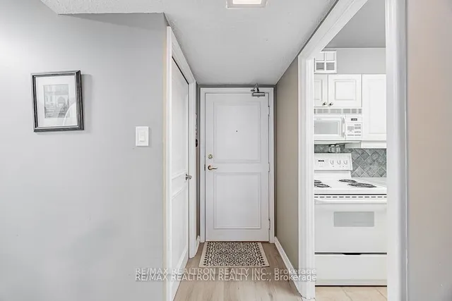 Additional image 4 of 30 Fashion Roseway Unit 518E