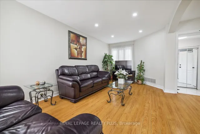 Additional image 7 of 31 Fiddleneck Cres