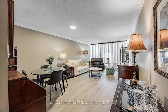 Additional image 10 of 30 Fashion Roseway Unit 518E