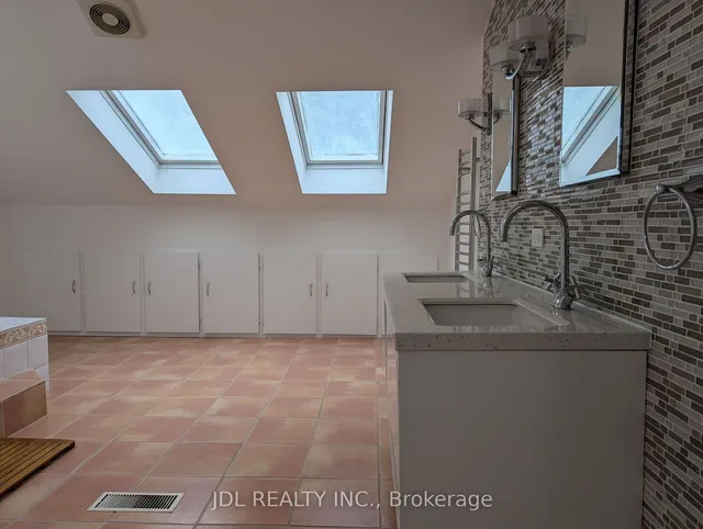 Additional image 8 of 34 shaftesbury Ave