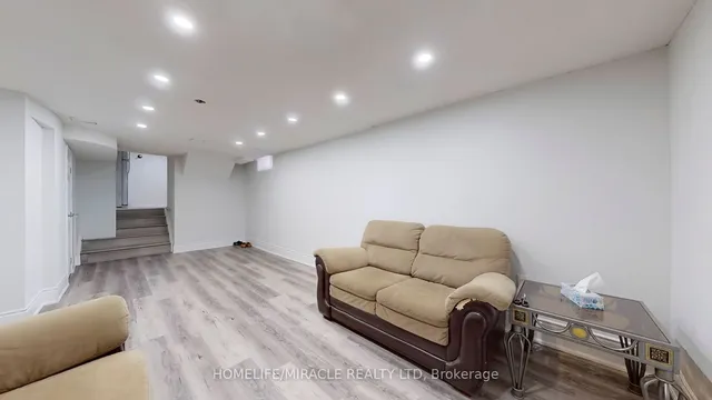 Additional image 35 of 22 Nancy McCredie Dr