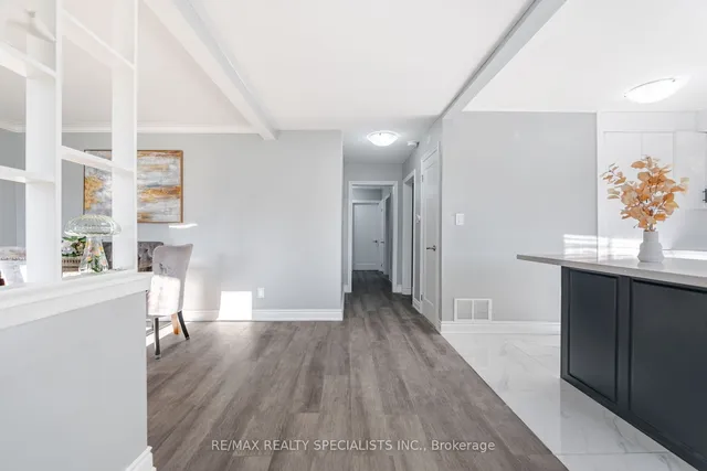 Additional image 4 of 18 Sanford Cres