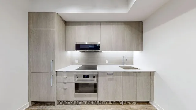 Additional image 17 of 250 Lawrence Ave Unit 501