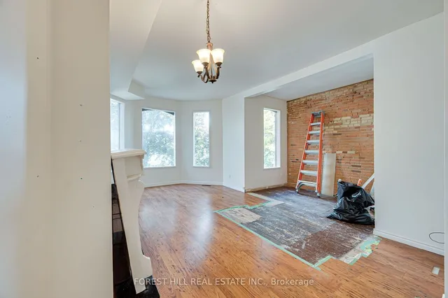 Additional image 18 of 103 Gloucester St