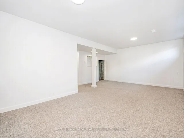 Additional image 32 of 33 Syracuse Cres