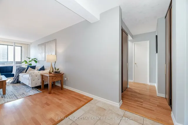 Additional image 14 of 714 The West Mall Unit 1009