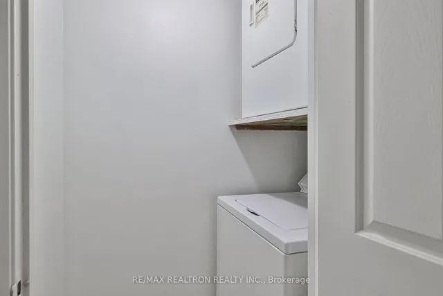 Additional image 28 of 44 Gerrard St Unit 811