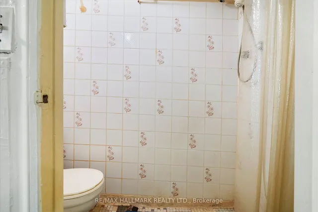 Additional image 33 of 393 Ossington Ave