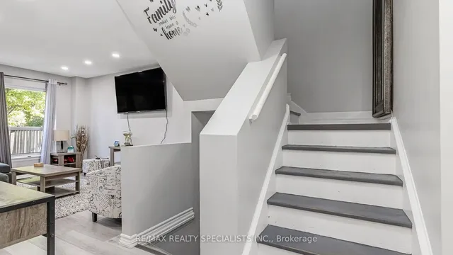 Additional image 17 of 147 Fleetwood Cres