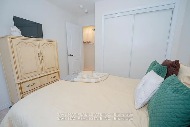 Additional image 25 of 4 Francesco St