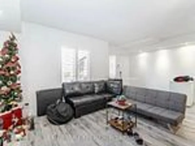 Additional image 7 of 3037 Finch Ave Unit 1036