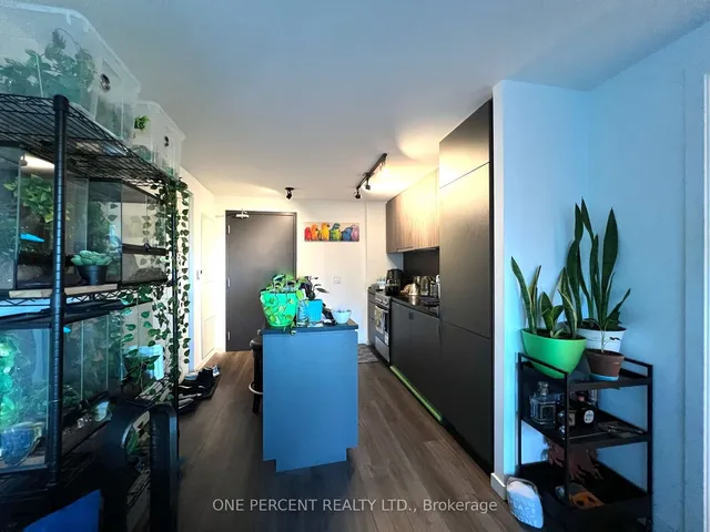 Additional image 4 of 7 SMITH Cres Unit 527