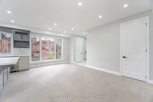 Additional image 9 of 9 Keewatin Gate