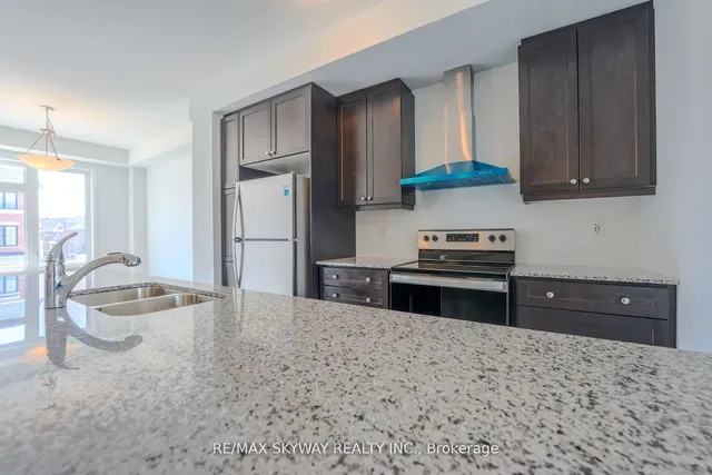 Additional image 15 of 4 Plume St