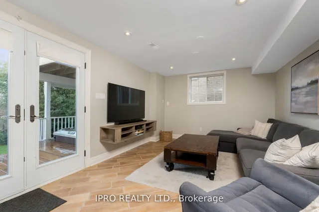 Additional image 33 of 37 Summer Valley Dr