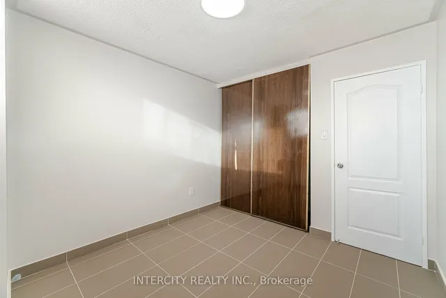 Additional image 22 of 4673 Jane St Unit 609