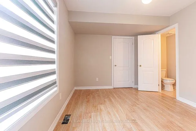 Additional image 7 of 9 Shiff Cres