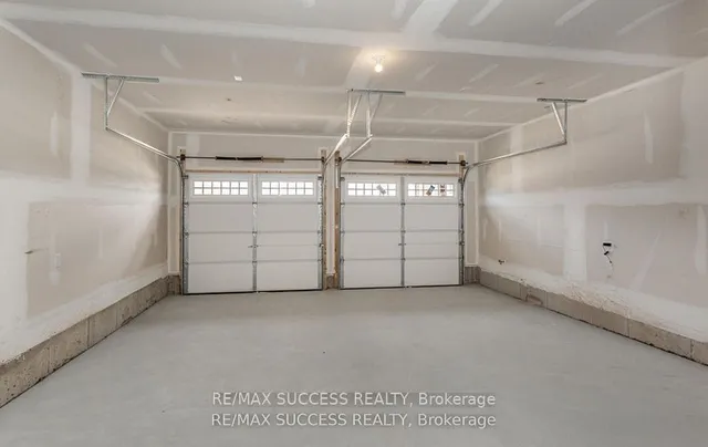 Additional image 38 of 588 Queen Mary Dr