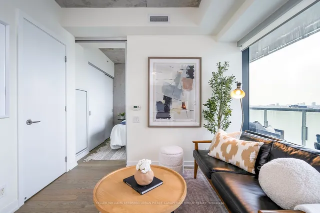 Additional image 10 of 11 Charlotte St Unit 2004