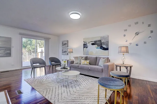 Additional image 4 of 73 Pettibone Sq