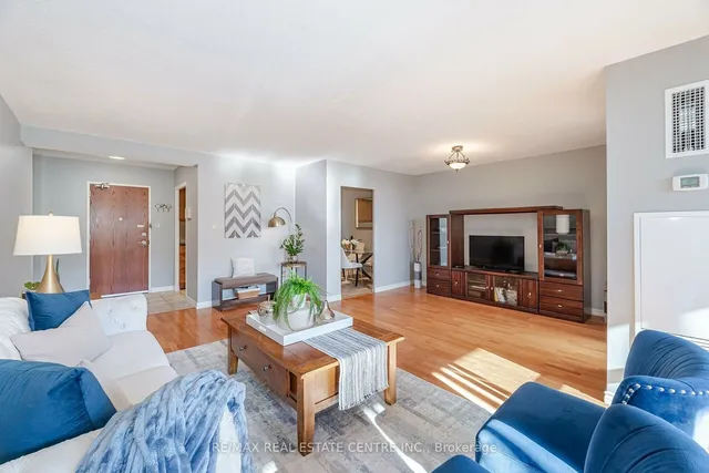 Additional image 6 of 714 The West Mall Unit 1009