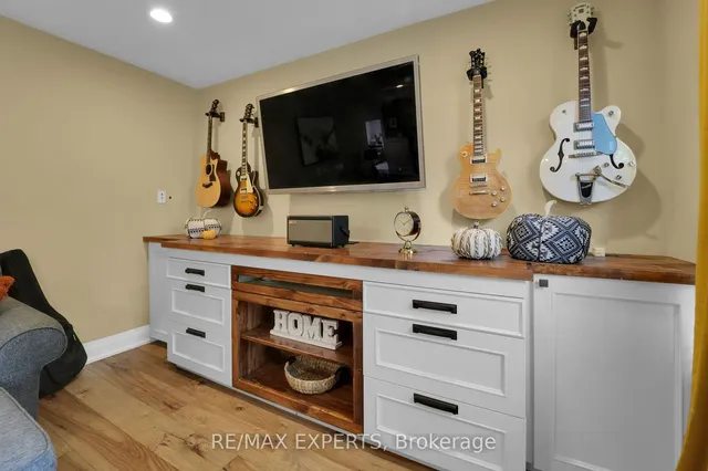 Additional image 12 of 11 Packham Circ