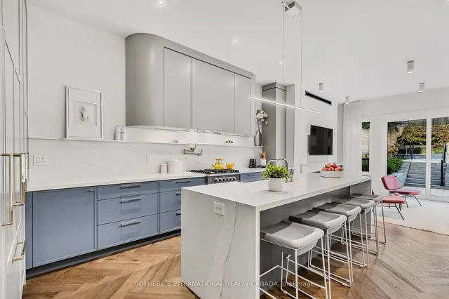 Additional image 9 of 678 Oriole Pkwy