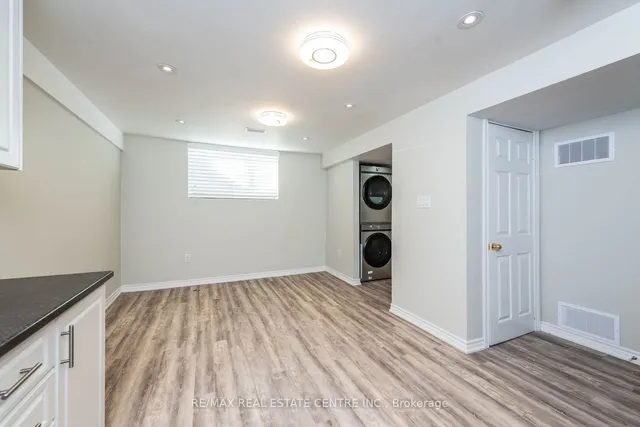 Additional image 32 of 46 Wilton Dr