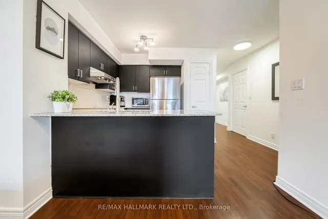 Additional image 6 of 225 Wellesley St Unit 1002