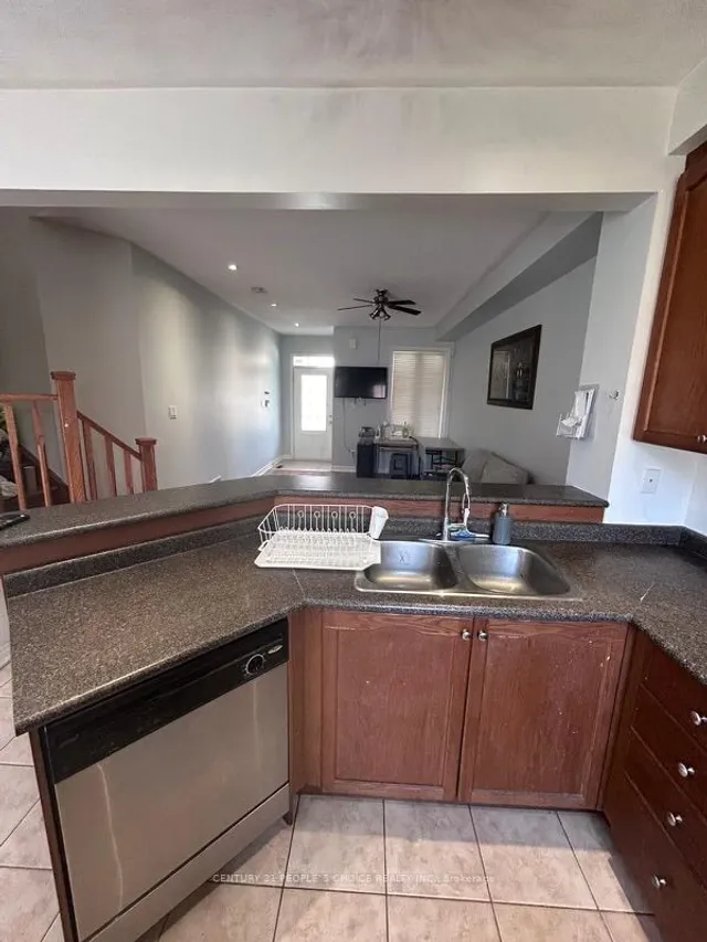 Additional image 2 of 33 Fishing Cres