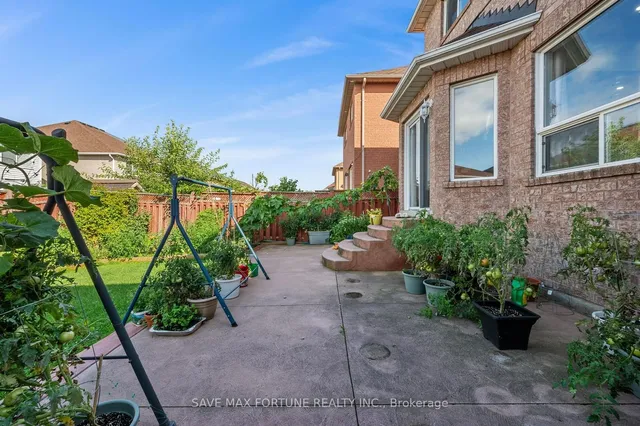 Additional image 26 of 29 Binder Twine Tr